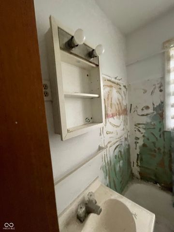 305 N Walnut Street, Alexandria, IN 46001