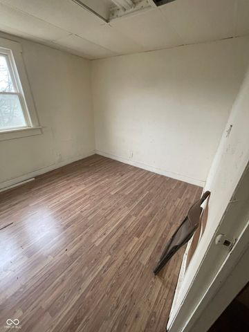 305 N Walnut Street, Alexandria, IN 46001