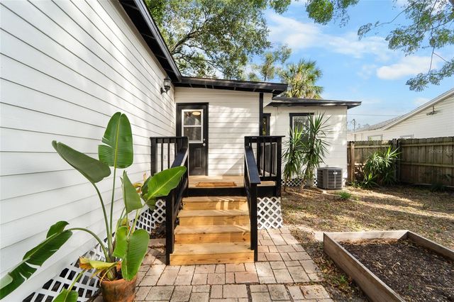 214 W VIOLET STREET, Tampa, FL 33603