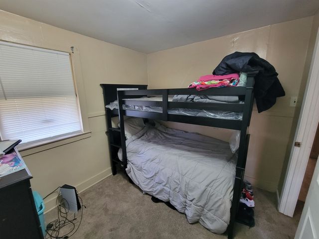 2557 SELECT AVE, Memphis, TN 38114