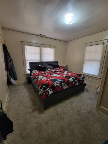 2557 SELECT AVE, Memphis, TN 38114