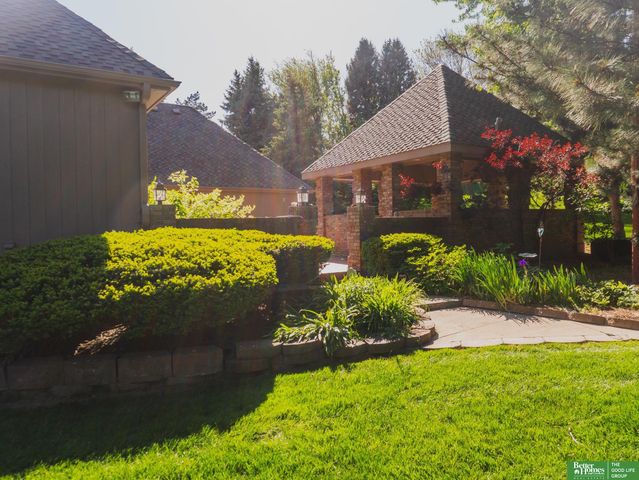 21516 Arbor Street, Elkhorn, NE 68022