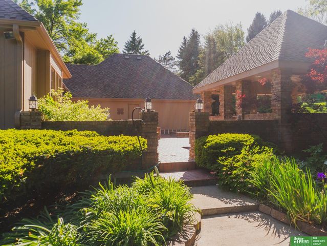 21516 Arbor Street, Elkhorn, NE 68022