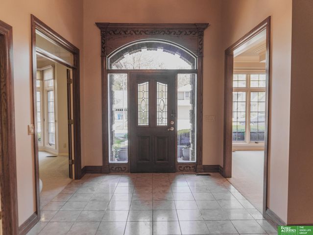 21516 Arbor Street, Elkhorn, NE 68022