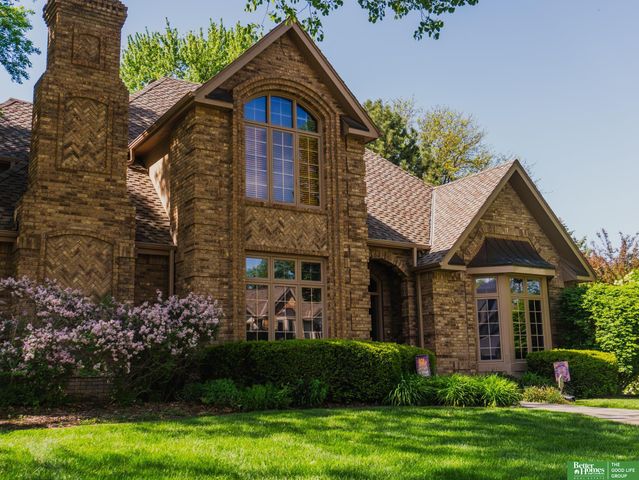 21516 Arbor Street, Elkhorn, NE 68022