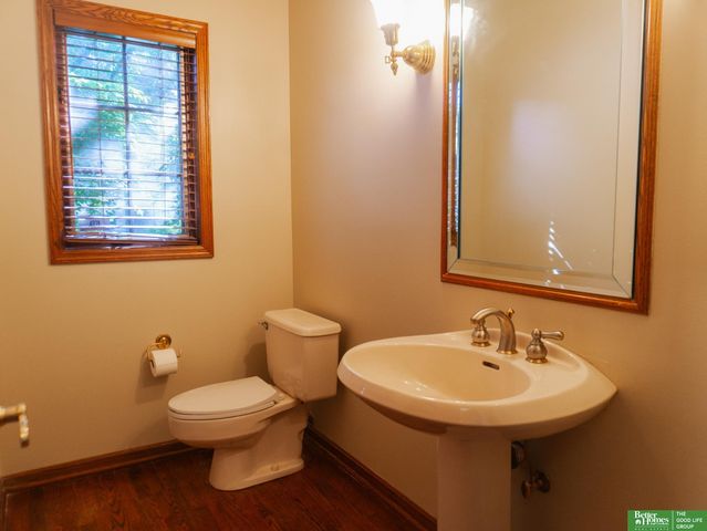 21516 Arbor Street, Elkhorn, NE 68022