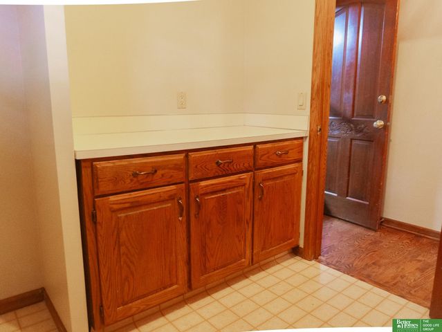 21516 Arbor Street, Elkhorn, NE 68022