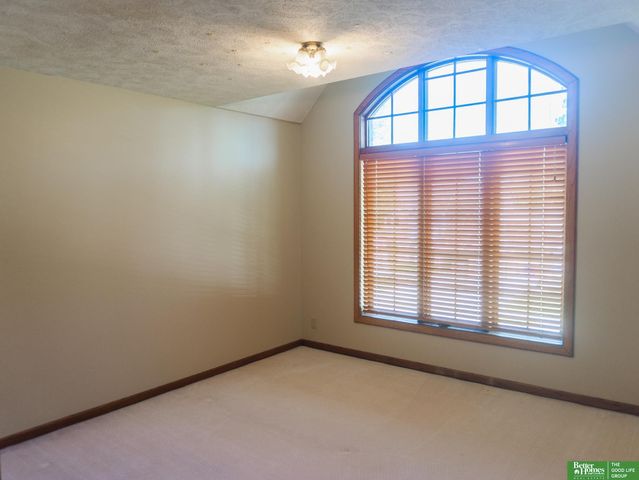 21516 Arbor Street, Elkhorn, NE 68022