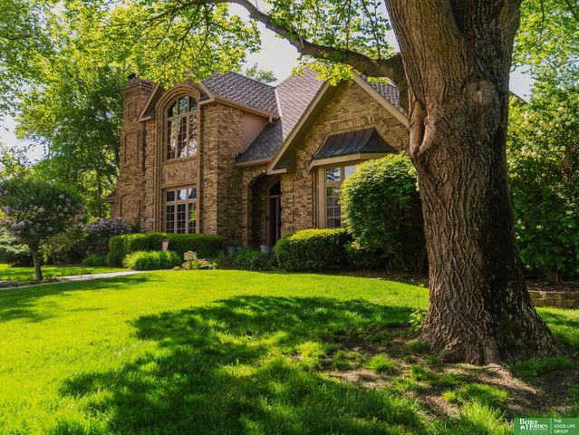 21516 Arbor Street, Elkhorn, NE 68022