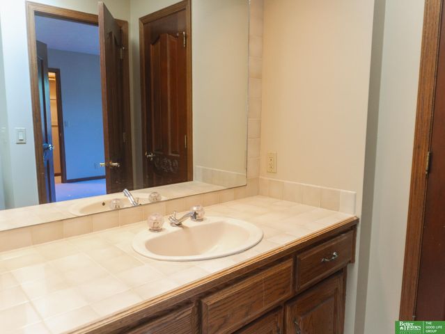 21516 Arbor Street, Elkhorn, NE 68022