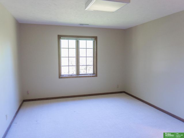 21516 Arbor Street, Elkhorn, NE 68022