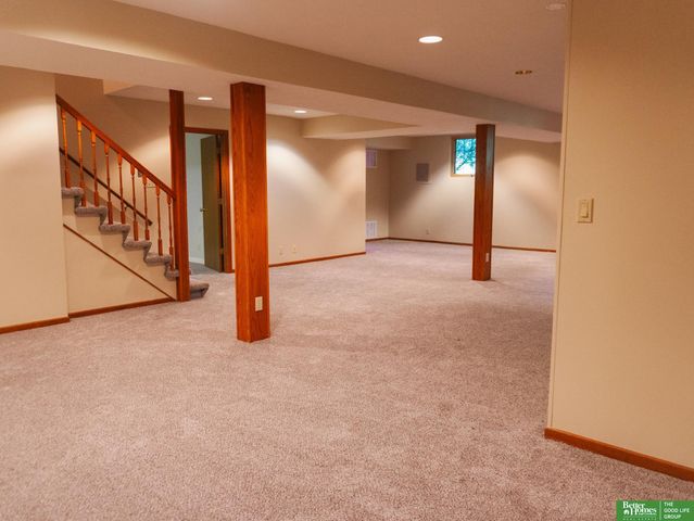 21516 Arbor Street, Elkhorn, NE 68022