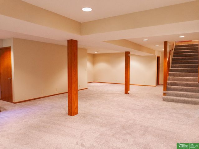 21516 Arbor Street, Elkhorn, NE 68022