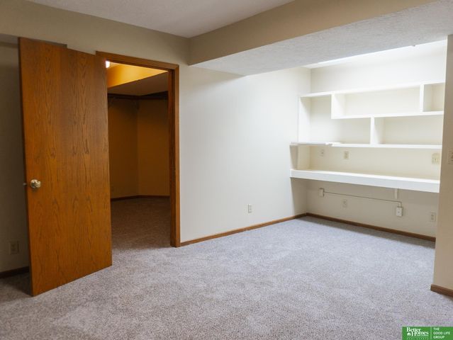 21516 Arbor Street, Elkhorn, NE 68022
