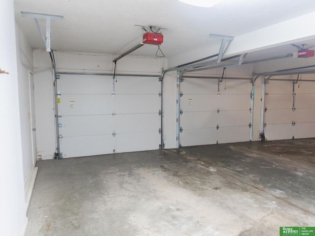 21516 Arbor Street, Elkhorn, NE 68022