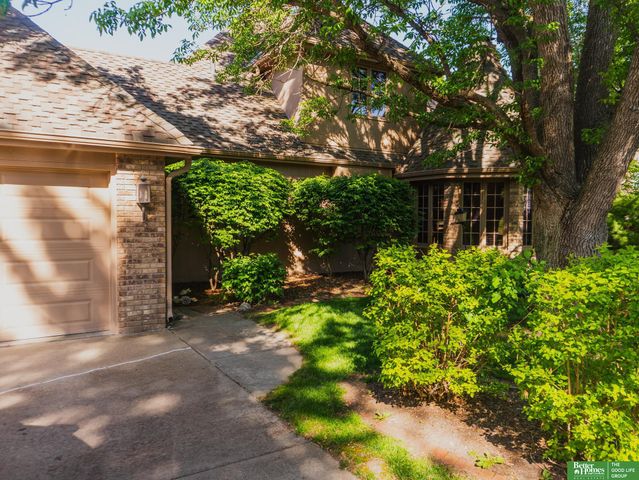 21516 Arbor Street, Elkhorn, NE 68022