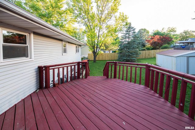 1315 W QUEENS COURT Road, Peoria, IL 61614