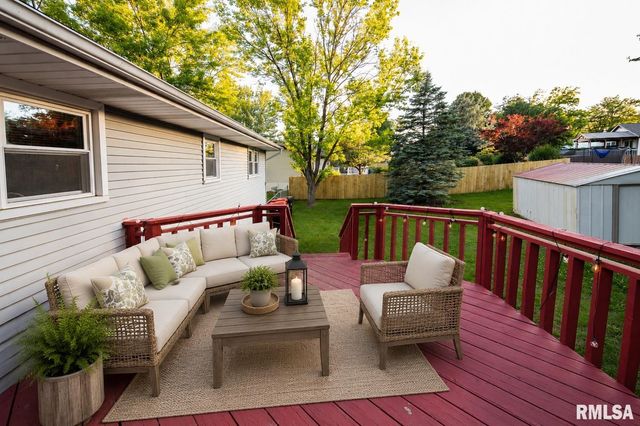 1315 W QUEENS COURT Road, Peoria, IL 61614