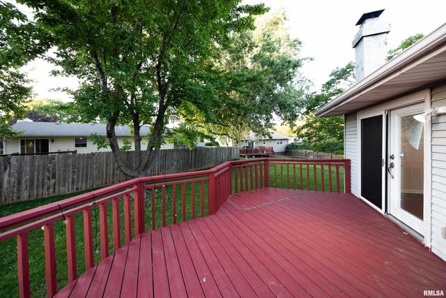 1315 W QUEENS COURT Road, Peoria, IL 61614