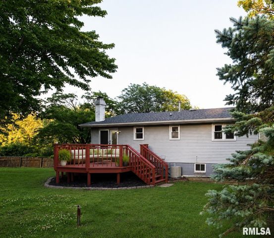 1315 W QUEENS COURT Road, Peoria, IL 61614