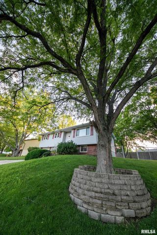 1315 W QUEENS COURT Road, Peoria, IL 61614