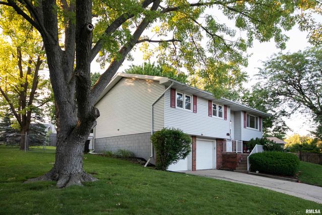 1315 W QUEENS COURT Road, Peoria, IL 61614