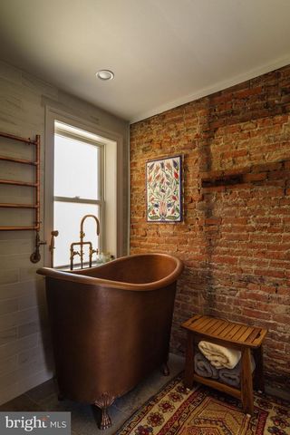 1330 S 10TH ST, Philadelphia, PA 19147