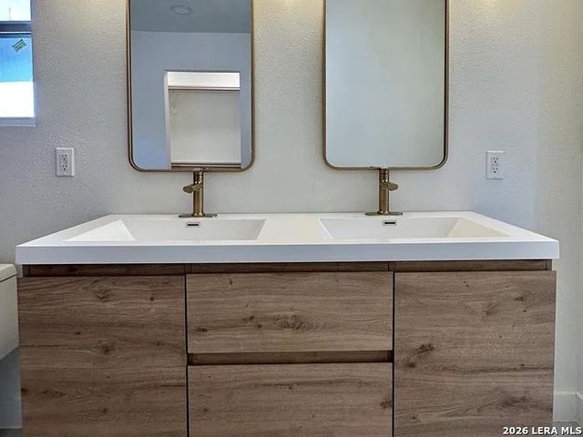 426 E Woodlawn, San Antonio, TX 78212