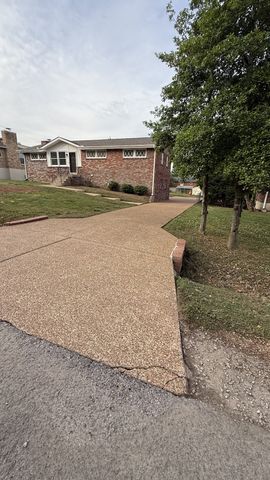 633 Galaxie Dr, Nashville, TN 37209
