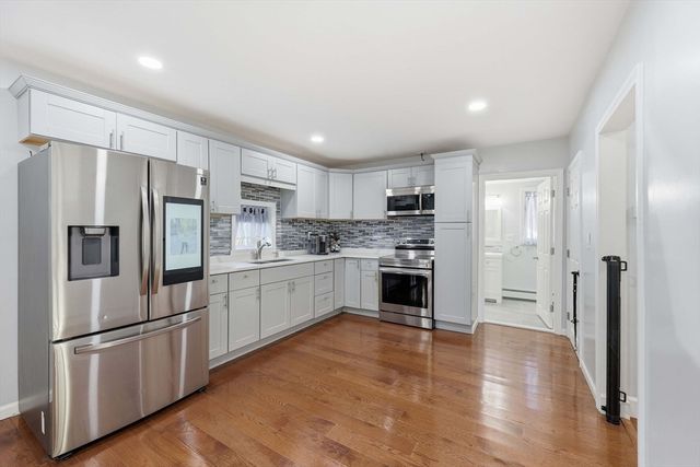 108 Franklin St, Agawam, MA 01030