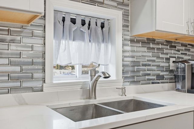 108 Franklin St, Agawam, MA 01030