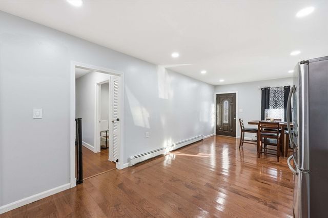 108 Franklin St, Agawam, MA 01030