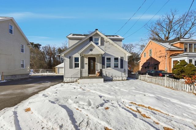 108 Franklin St, Agawam, MA 01030