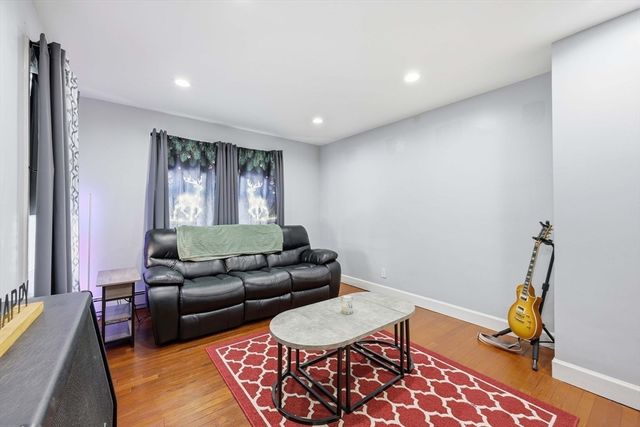 108 Franklin St, Agawam, MA 01030