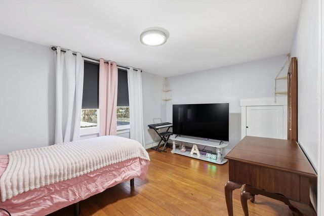 108 Franklin St, Agawam, MA 01030