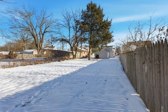 108 Franklin St, Agawam, MA 01030