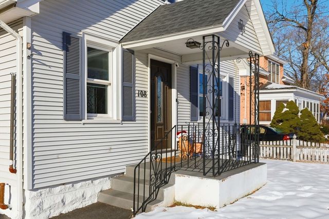 108 Franklin St, Agawam, MA 01030