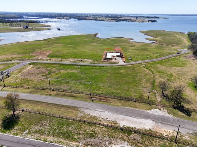 532 LAKESHORE Terrace, Windom, TX 75492