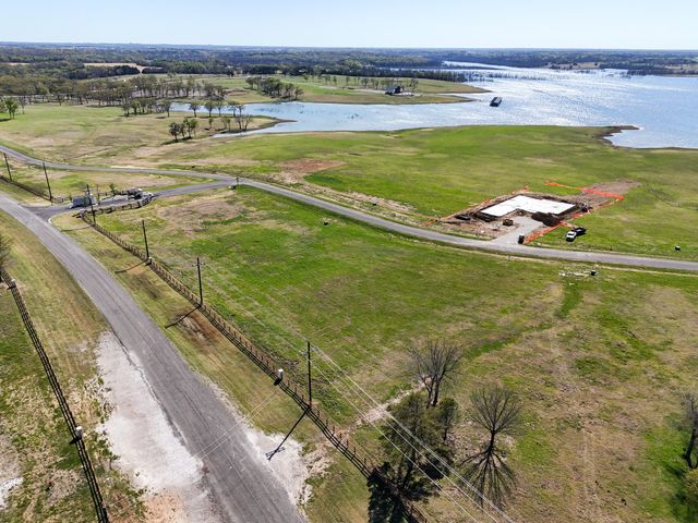 532 LAKESHORE Terrace, Windom, TX 75492