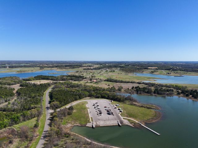 532 LAKESHORE Terrace, Windom, TX 75492