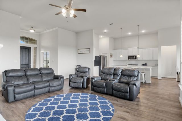 425 Private Road 7017, Edgewood, TX 75117