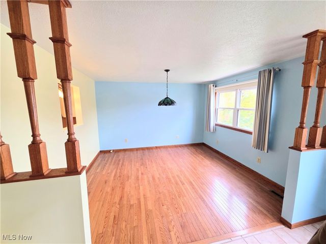 20 Mustang Acres, Parkersburg, WV 26104