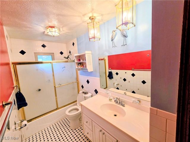 20 Mustang Acres, Parkersburg, WV 26104