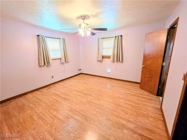 20 Mustang Acres, Parkersburg, WV 26104