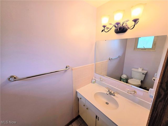 20 Mustang Acres, Parkersburg, WV 26104