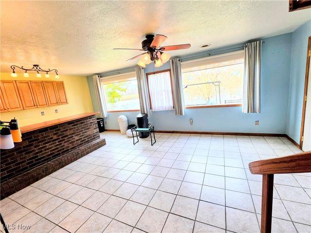 20 Mustang Acres, Parkersburg, WV 26104