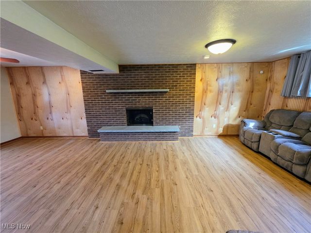 20 Mustang Acres, Parkersburg, WV 26104