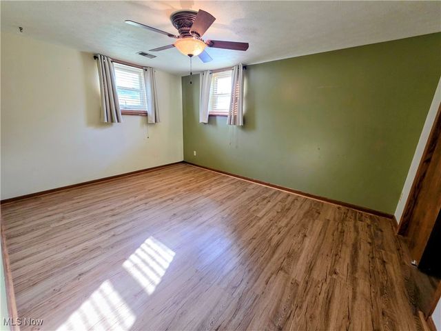 20 Mustang Acres, Parkersburg, WV 26104