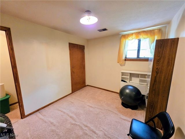 20 Mustang Acres, Parkersburg, WV 26104