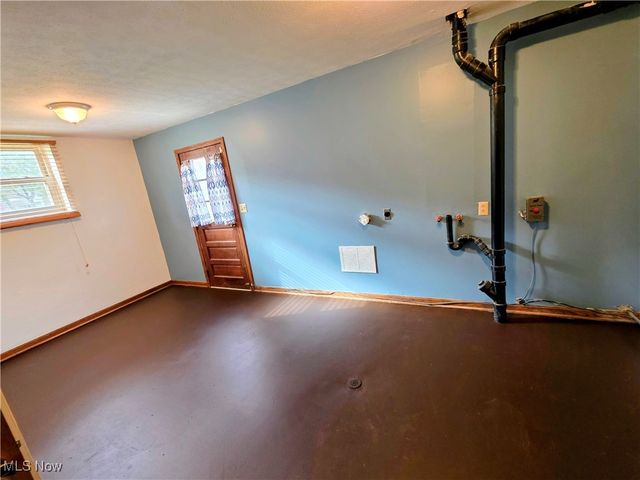 20 Mustang Acres, Parkersburg, WV 26104